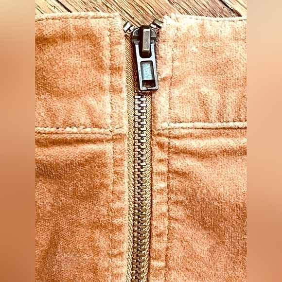 Forever 21 Women’s Size Medium Tan Suede Zippered Mini Skirt •Lace-Up Front NWOT - Picture 9 of 15